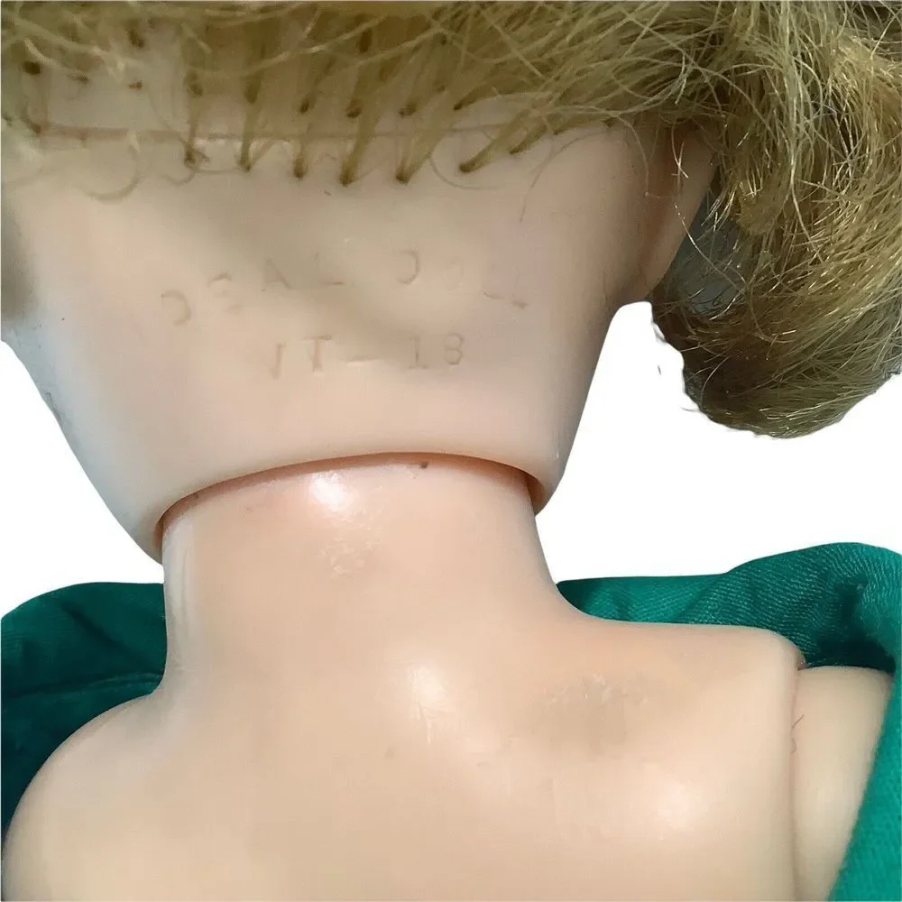 Vtg Deluxe  Reading Candy Fashion Doll VT-18 Green Dress Messy Hair 1958‎